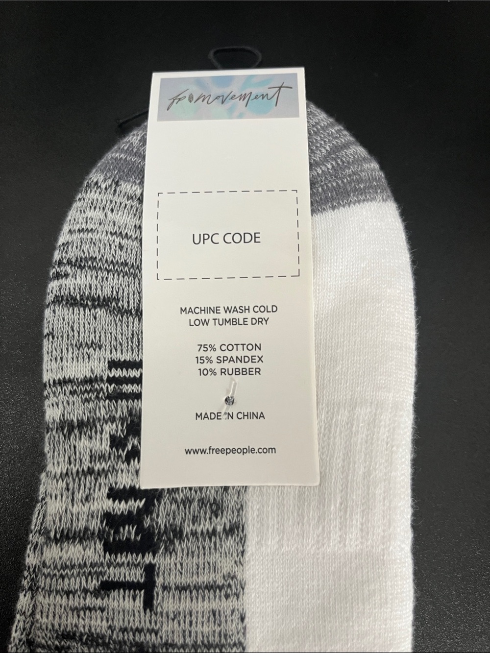 1417. FREE PEOPLE tube socks in White One Size NWT - Picture 2 of 2